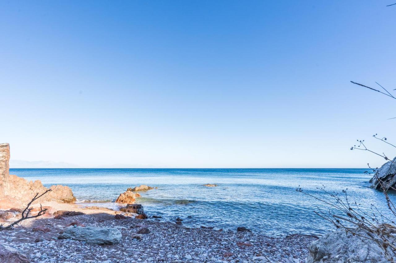 Seafront With Direct Access * Koroni (Messinia)