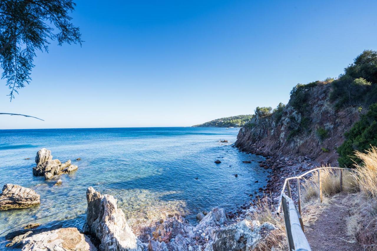Seafront With Direct Access Holiday home