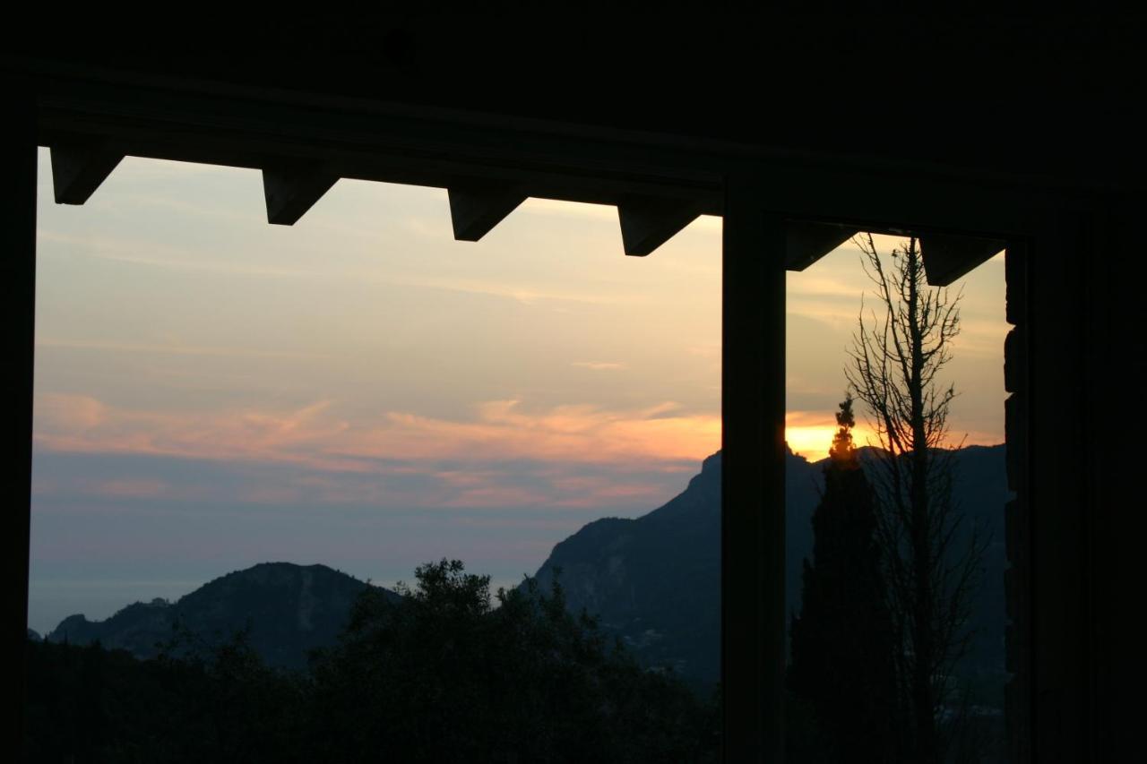 Natur-steinhaus Mit Meerblick: Hell, Ruhig, Exklusiv, Strandnah Liapades