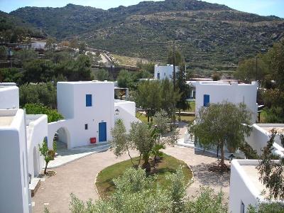 Far Out Village Hotel 3*