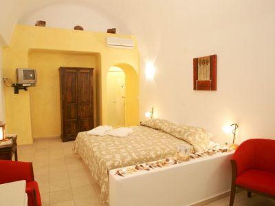 Tholos 4* Imerovigli (Santorini)