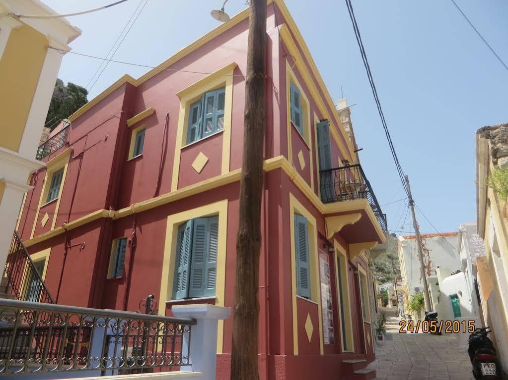 Maravelia's Symi