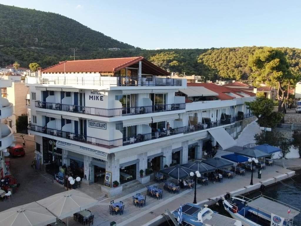 Hotel Mike 2*