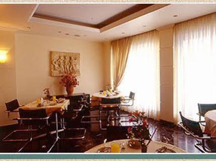 Lilia Hotel 2*