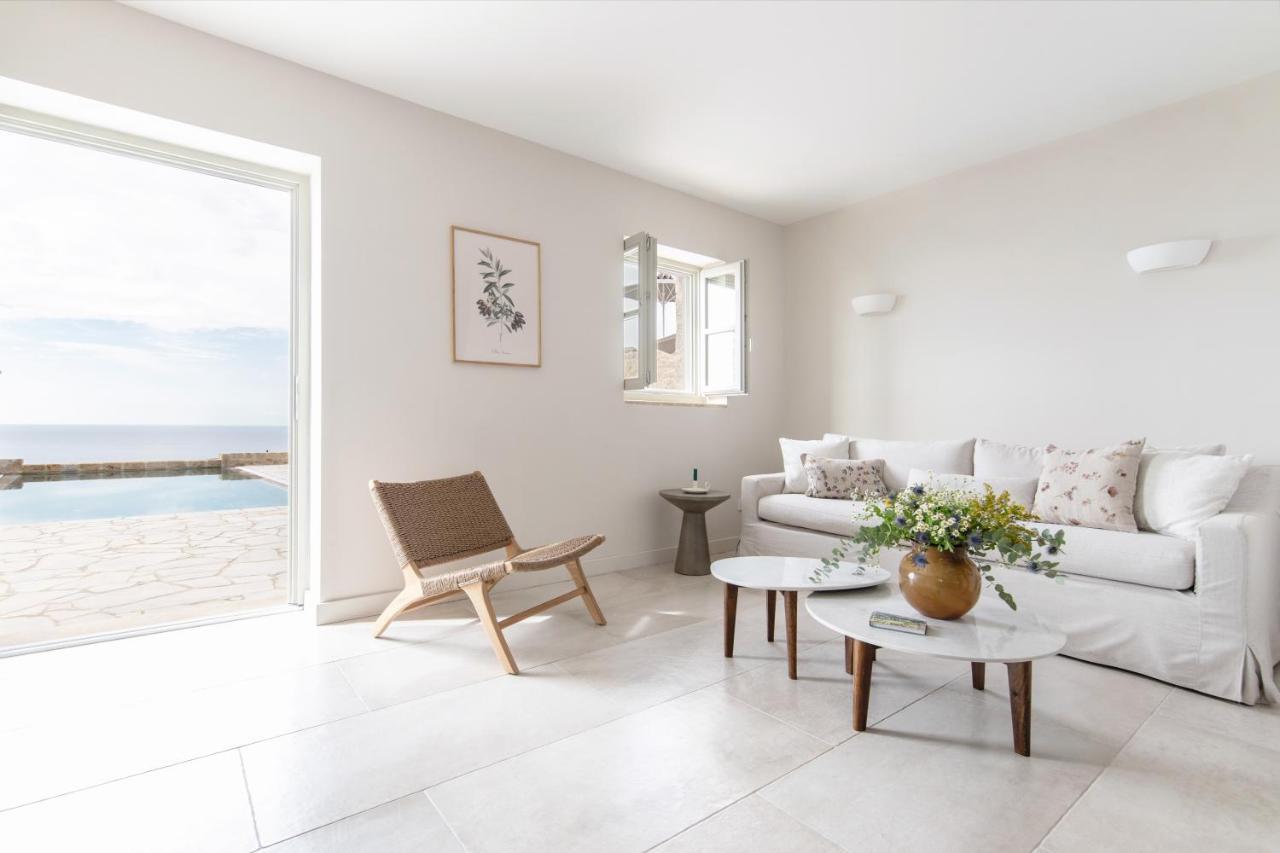Villa Amani Living
