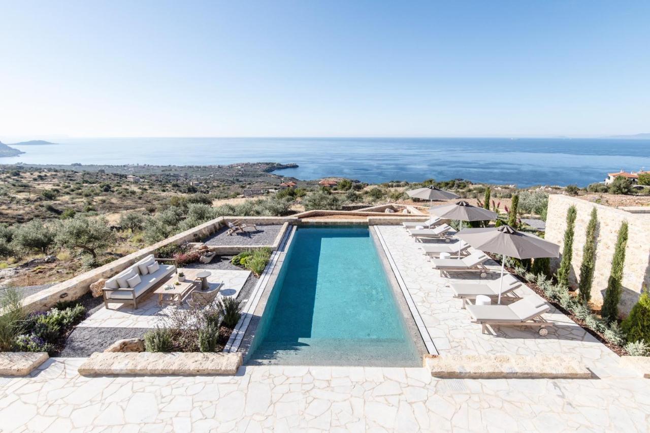 Villa Amani Living
