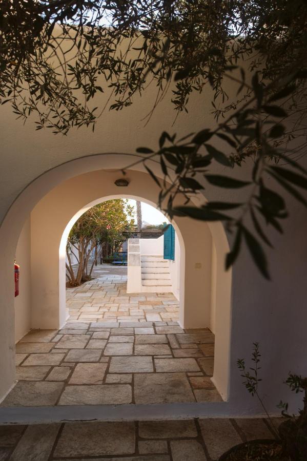 Hotel Far Out Village Mylopotas