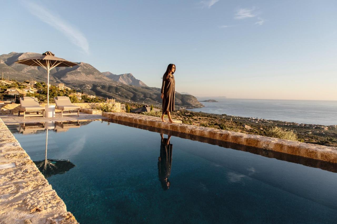 Villa Amani Living