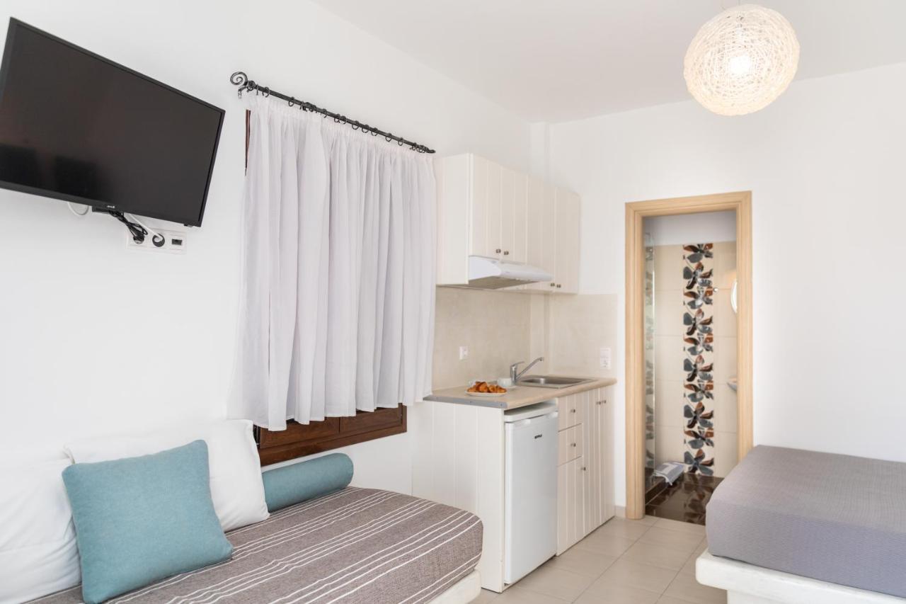 Depis Place And * Naxos City