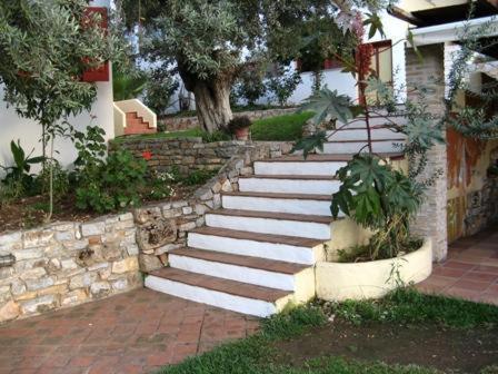 Heleni Aparthotel 4*