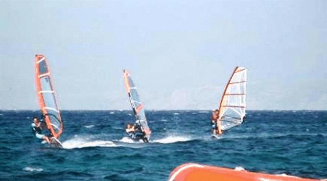 Surfing Huts Santa Maria (Paros)