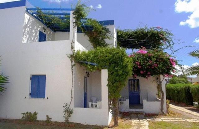 Aparthotel Amfitrion 2*