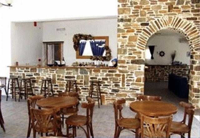 Aparthotel Amfitrion Vari (Syros)