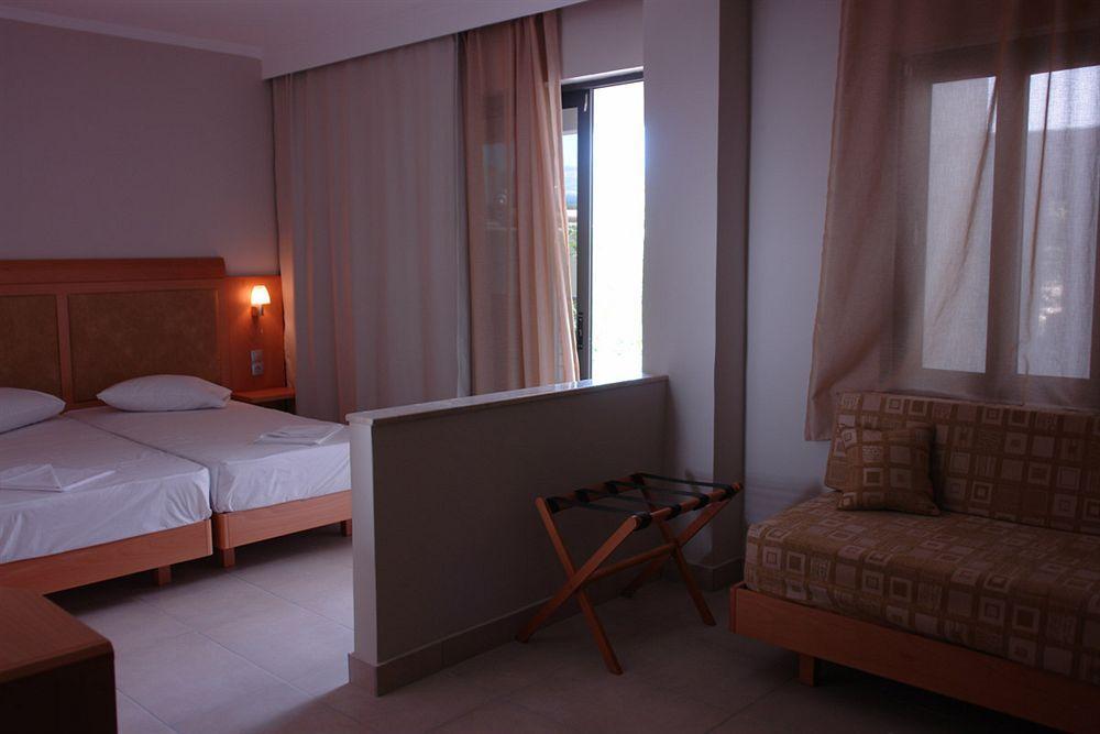 Saint Constantine Aparthotel
