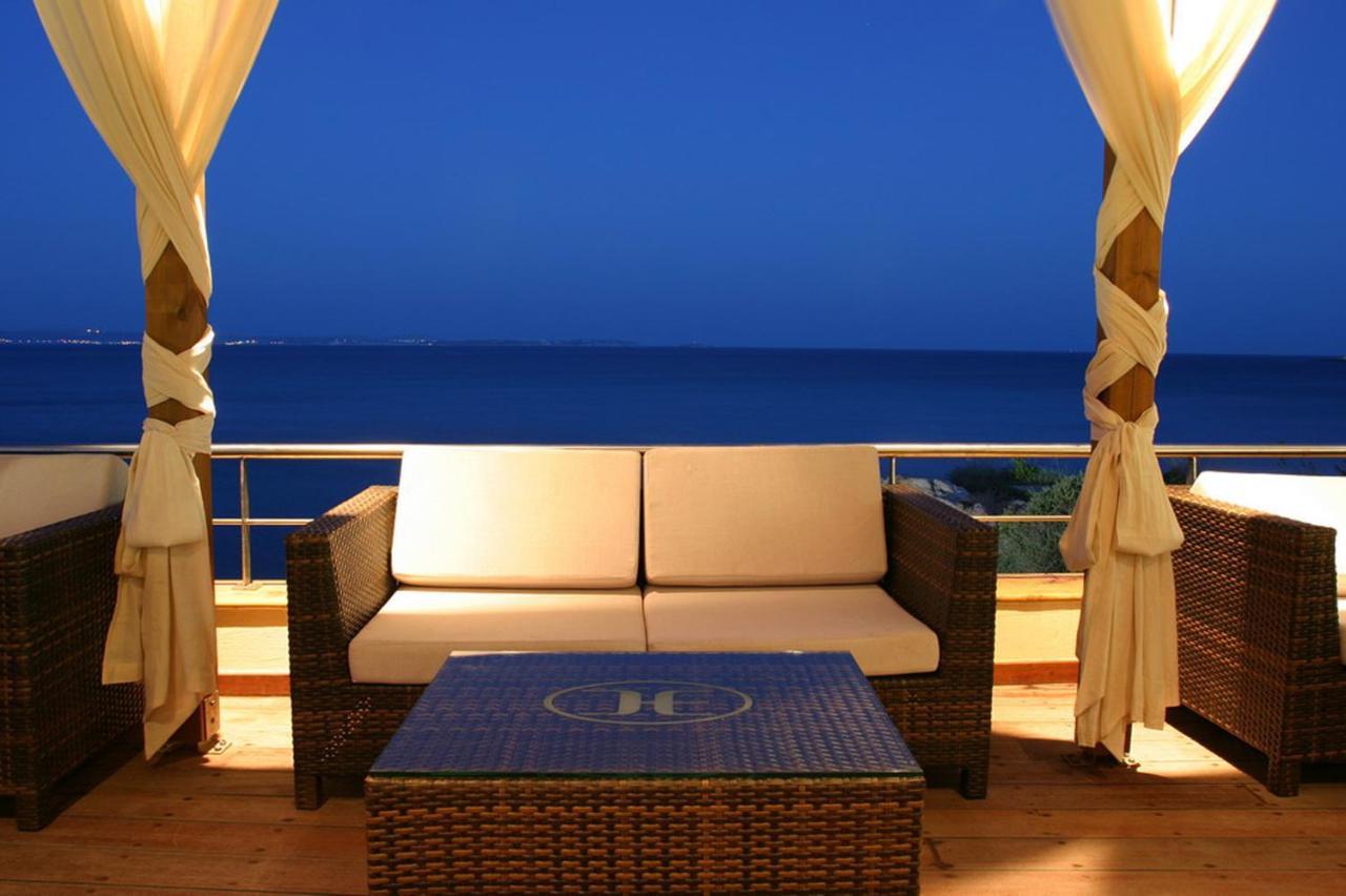 Erytha & Chios 4*