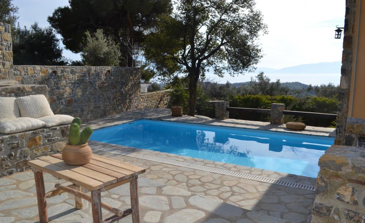 Evia Family House