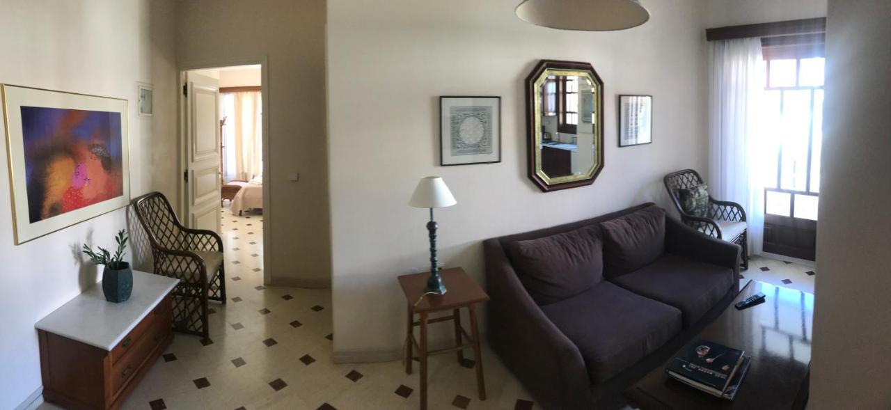 House Hotel