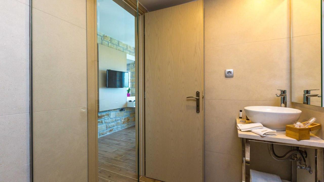 Emilia I Luxury, Amazing Seaview, Next To The Town *