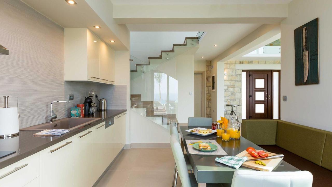 Emilia I Luxury, Amazing Seaview, Next To The Town Villa