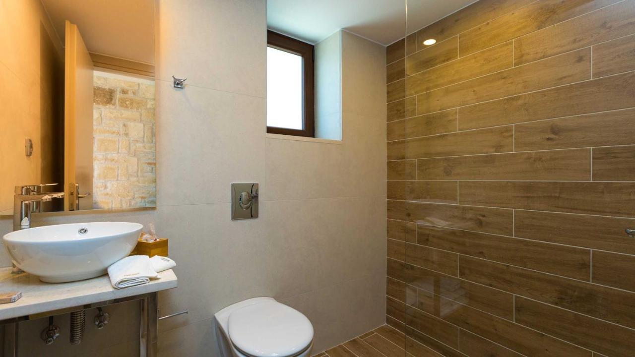 Emilia I Luxury, Amazing Seaview, Next To The Town Kissamos