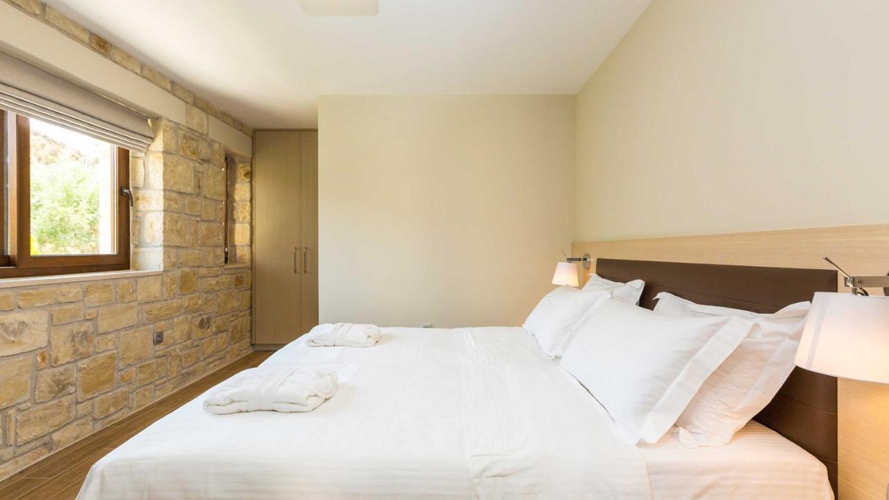Emilia I Luxury, Amazing Seaview, Next To The Town Kissamos