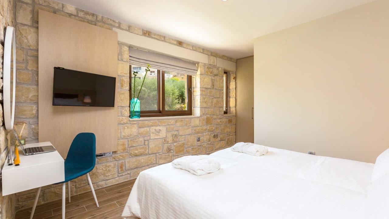 Emilia I Luxury, Amazing Seaview, Next To The Town *