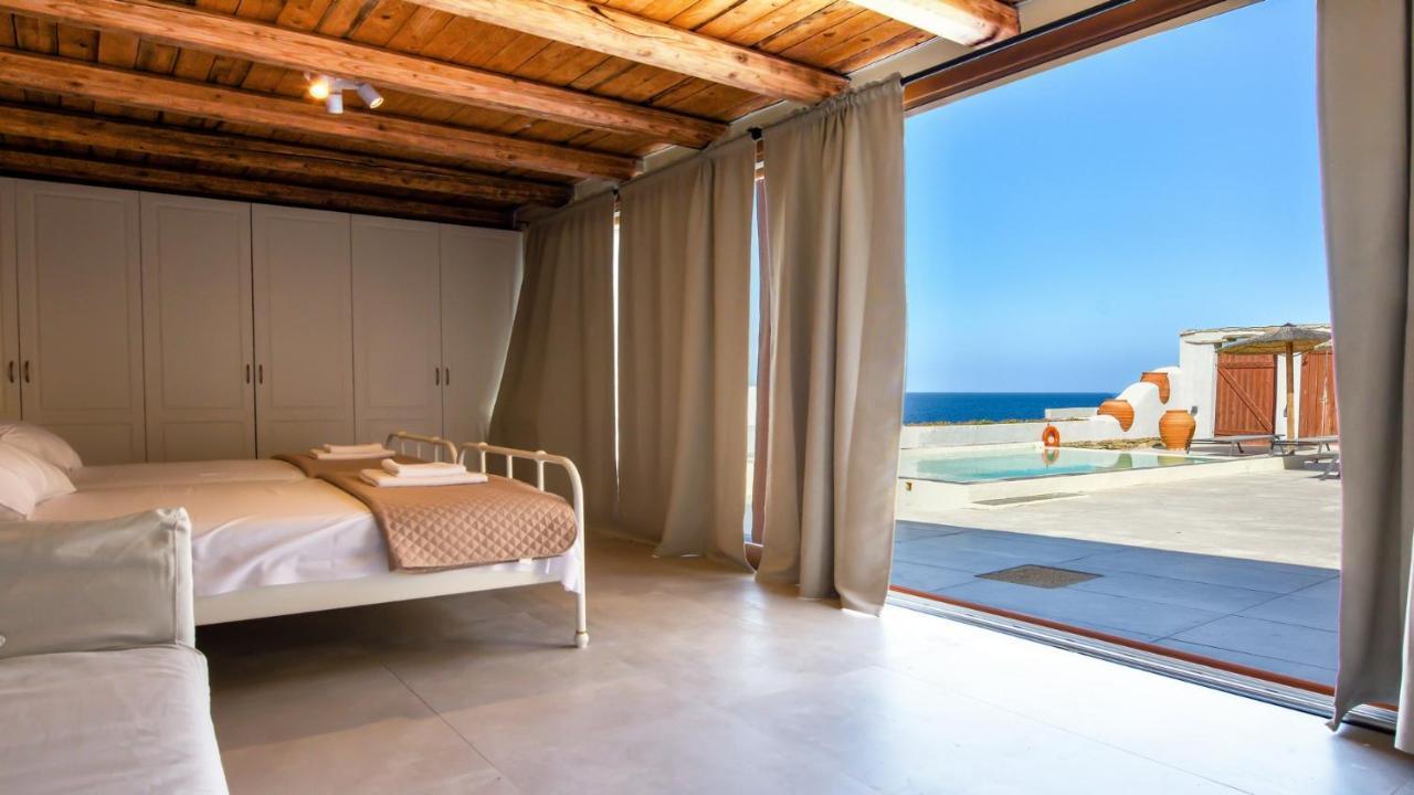 Holiday home Stone With A Sea Water Swimming Pool And A Sea And Sunset View *