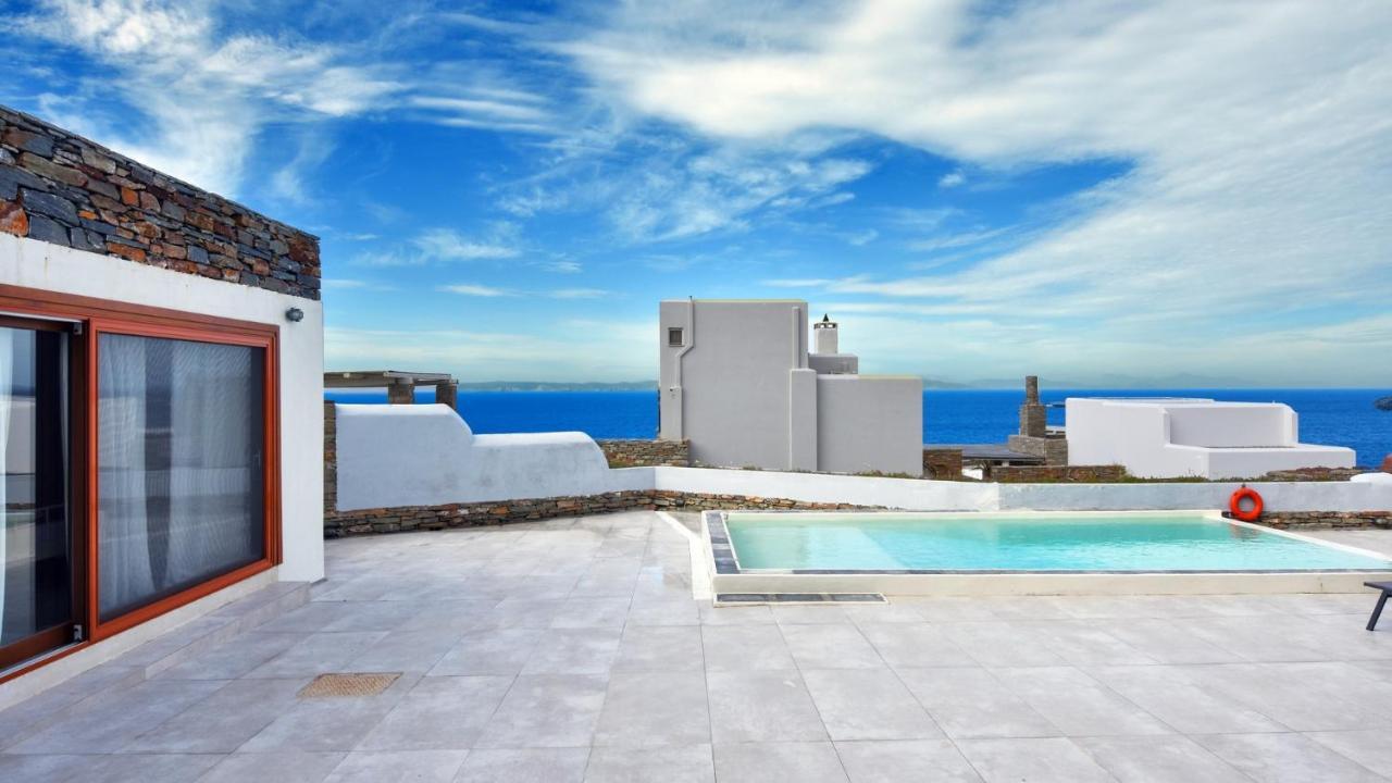 Stone With A Sea Water Swimming Pool And A Sea And Sunset View Holiday home