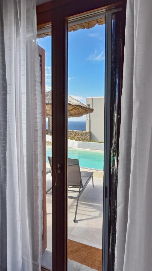 Stone With A Sea Water Swimming Pool And A Sea And Sunset View Holiday home