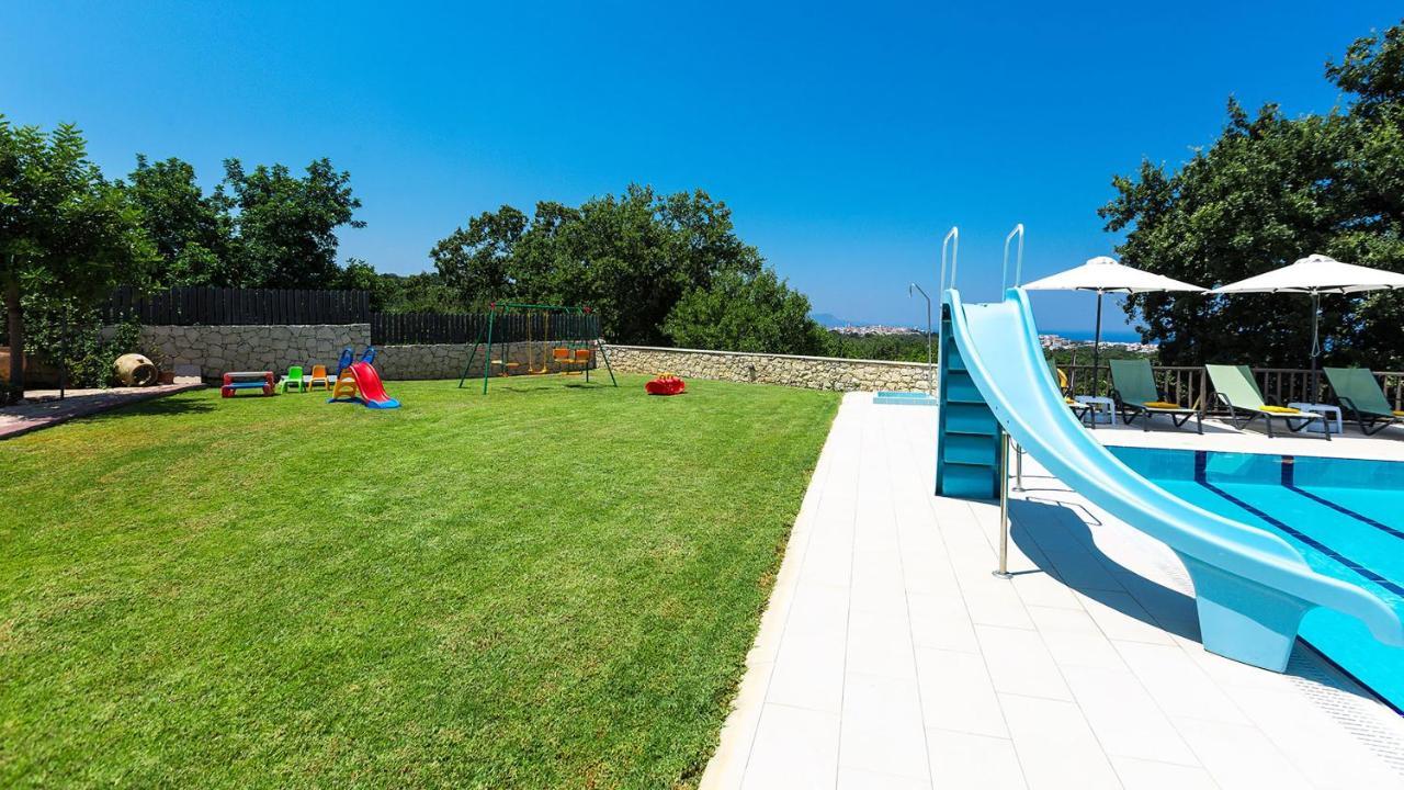 Acorn Villa