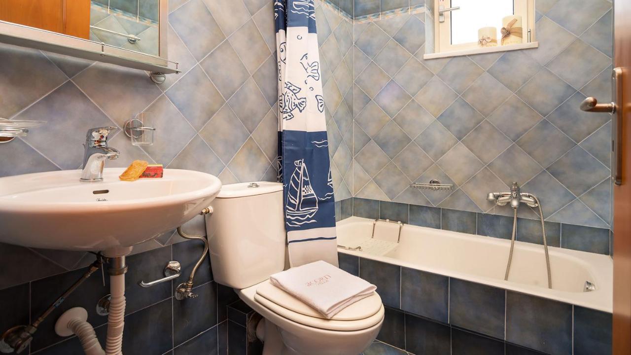 Acorn Villa *