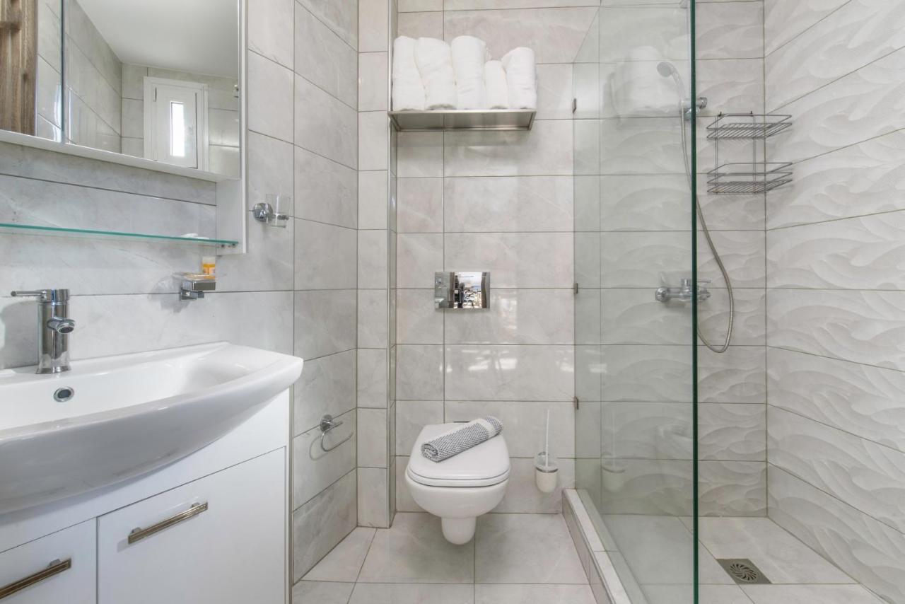 Maistrali 2 Bed & Breakfast Sarti