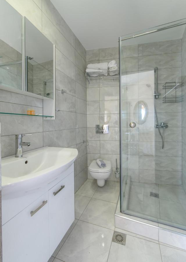 Maistrali 2 Bed & Breakfast Sarti