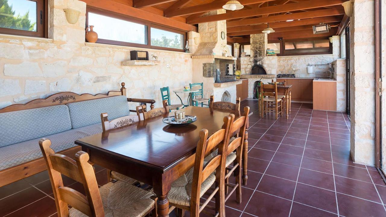 Acorn Villa