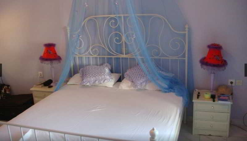 Hotel Angels In Fira (Santorini)