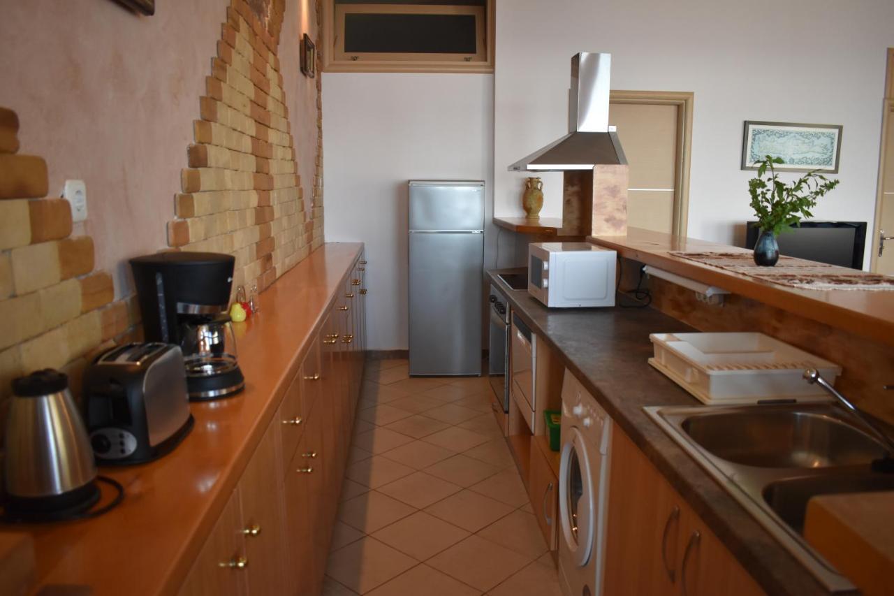 Pyxida Apartment Mochlos