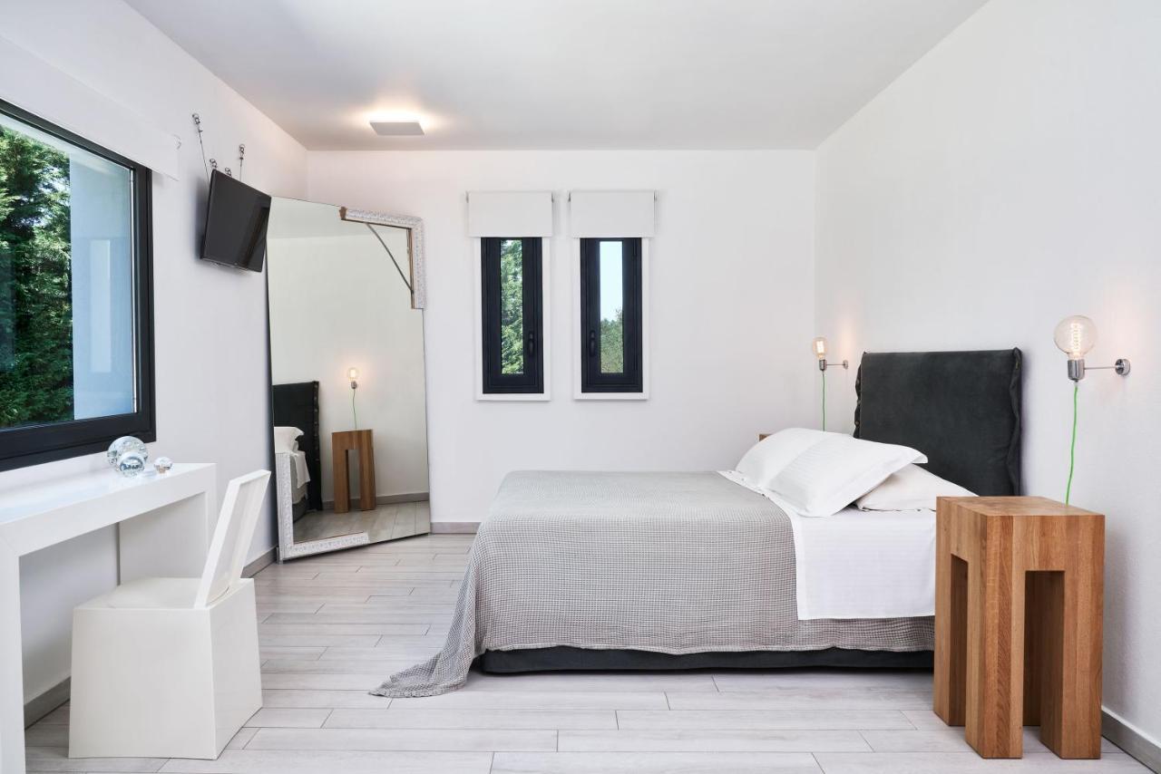 The Designer'S Villa - Member Of Spiritual Living Corfu Villa