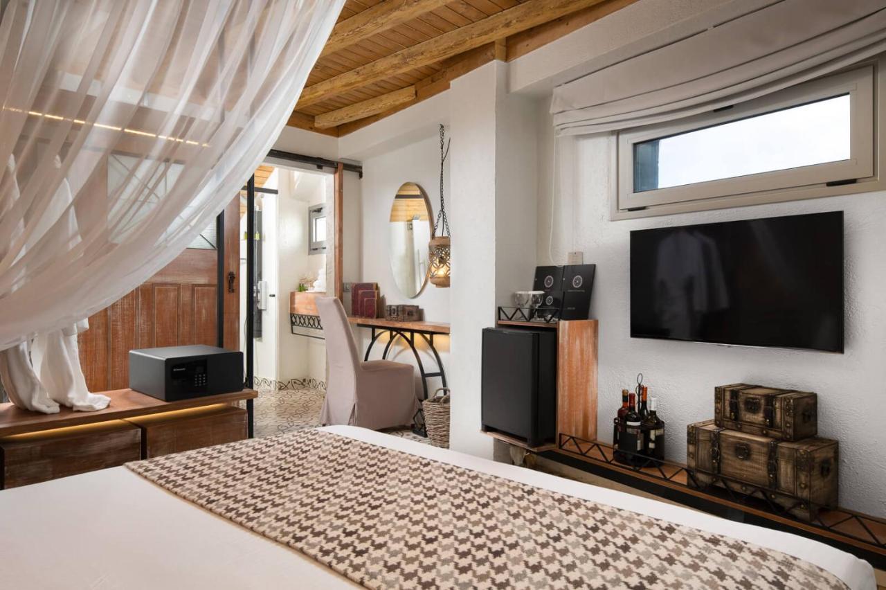 Elakati Luxury Boutique - Adults Only Hotel