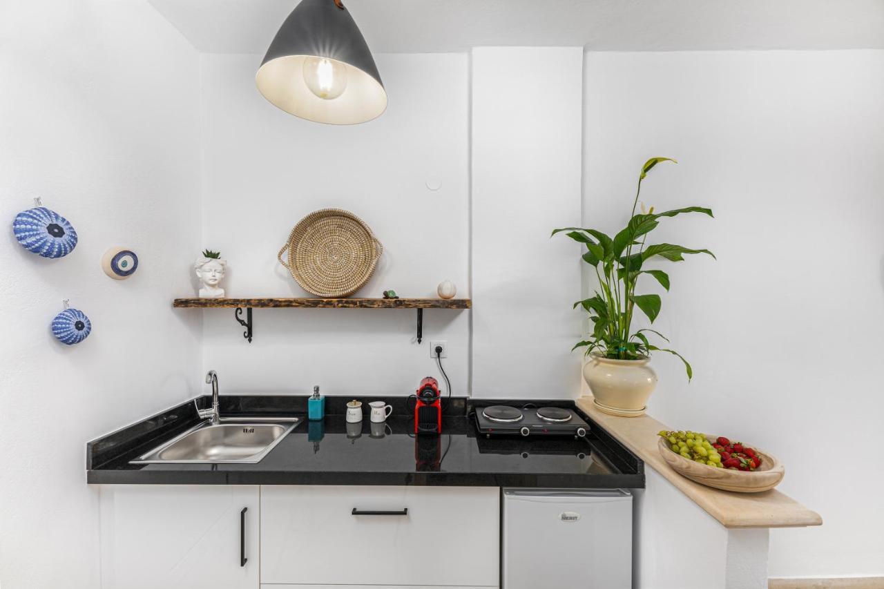 Eora Apartment