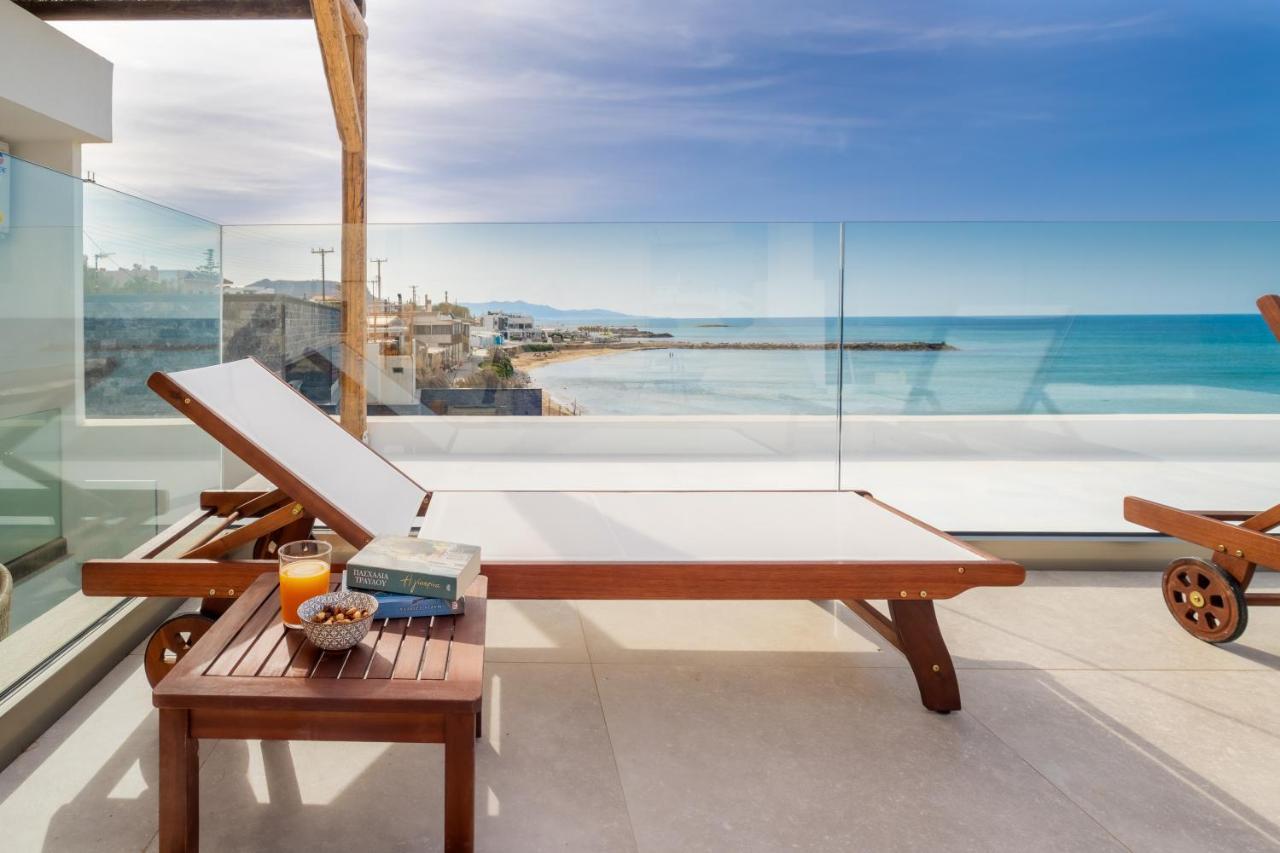 Wave, An Idyllic Seafront By Nirousuites *