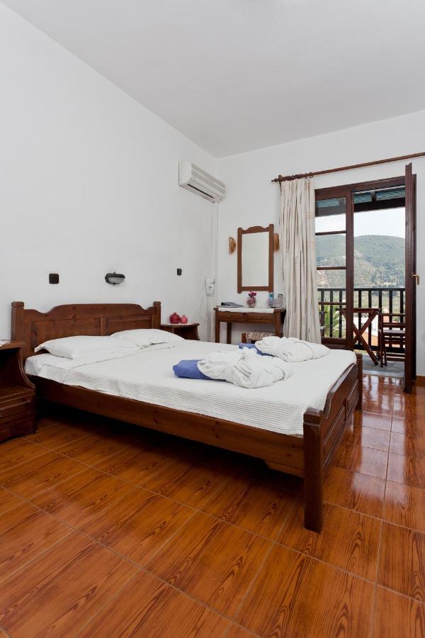 Hotel Dionyssos Skopelos Town