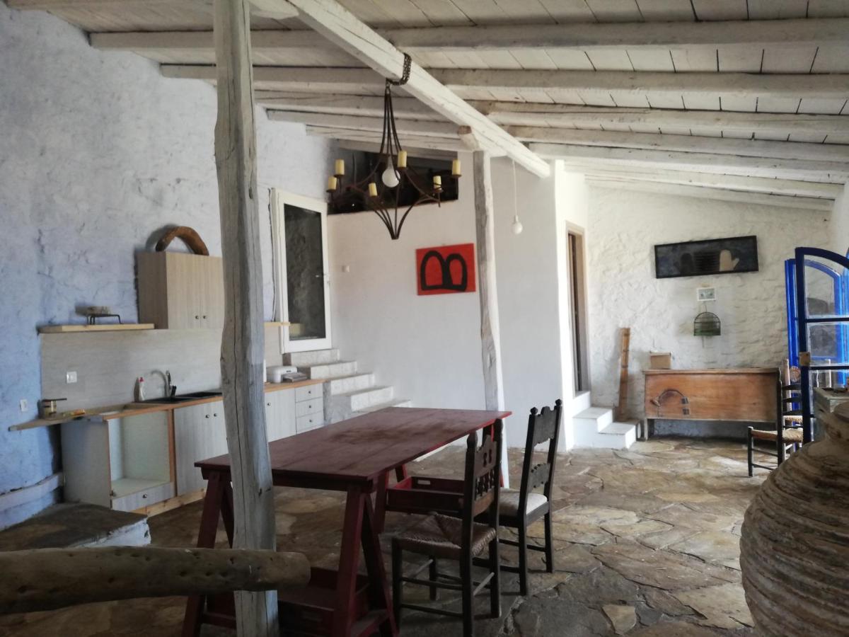 The Traditional Hause With The View Leonidio