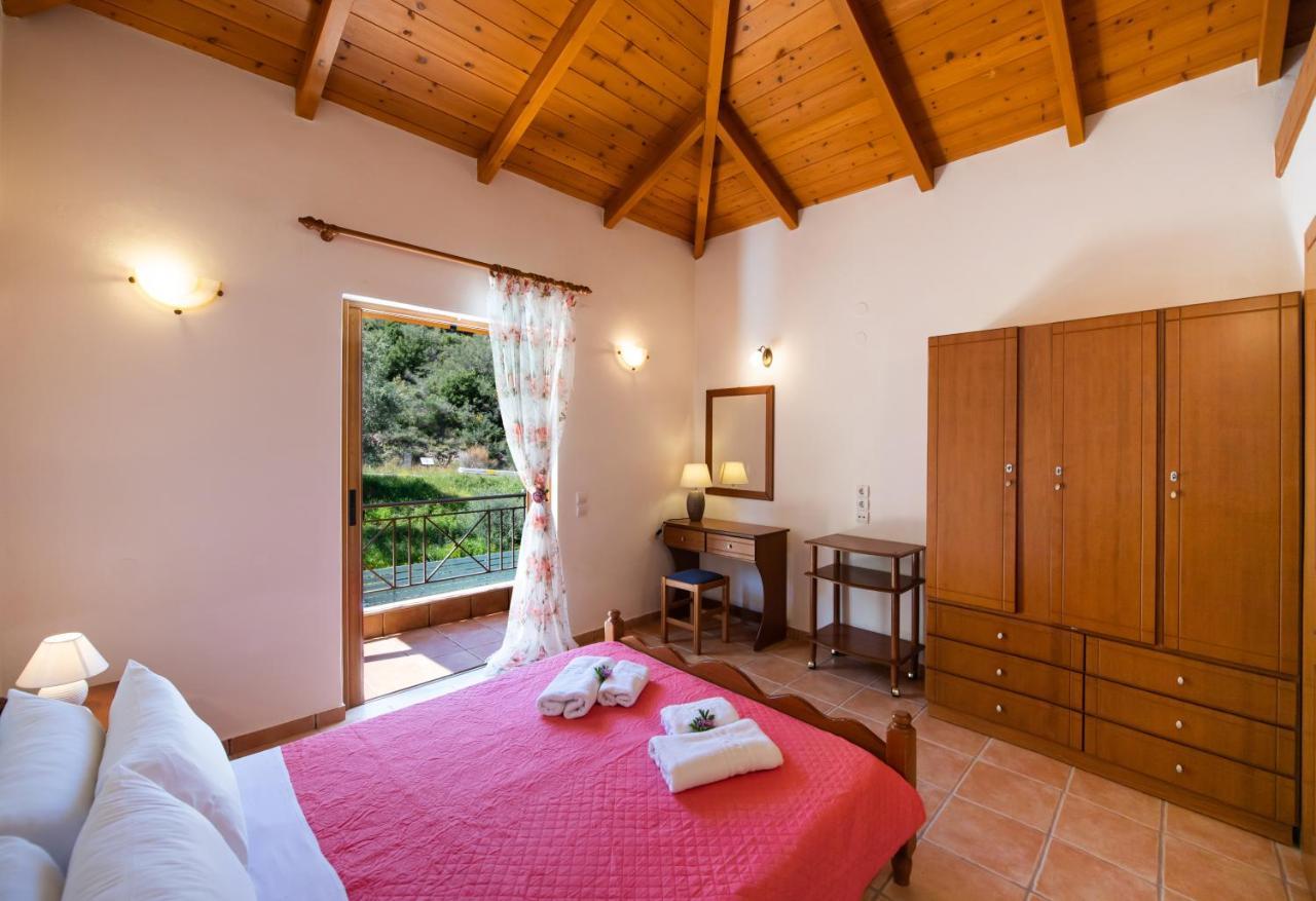 Delphinus Villas-villa Nikitas Agios Nikitas