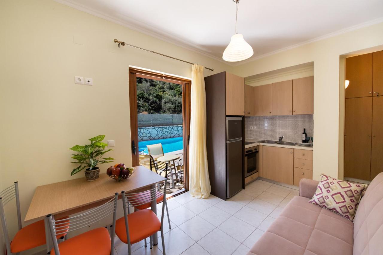 Delphinus Villas-villa Nikitas