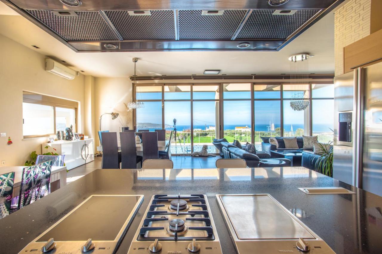 Luxury 6-bedroom With Private Pool- Prigipessa *