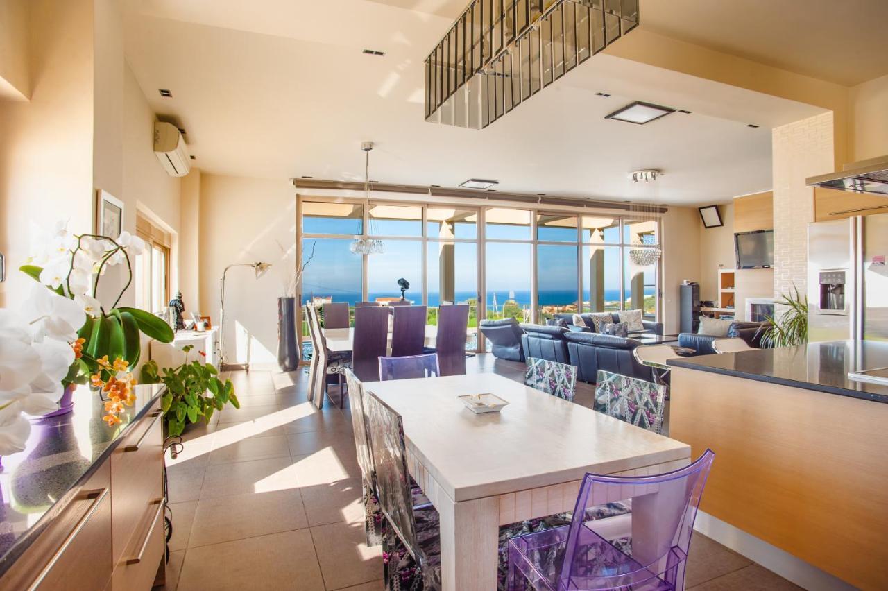 Luxury 6-bedroom With Private Pool- Prigipessa Chania (Crete)