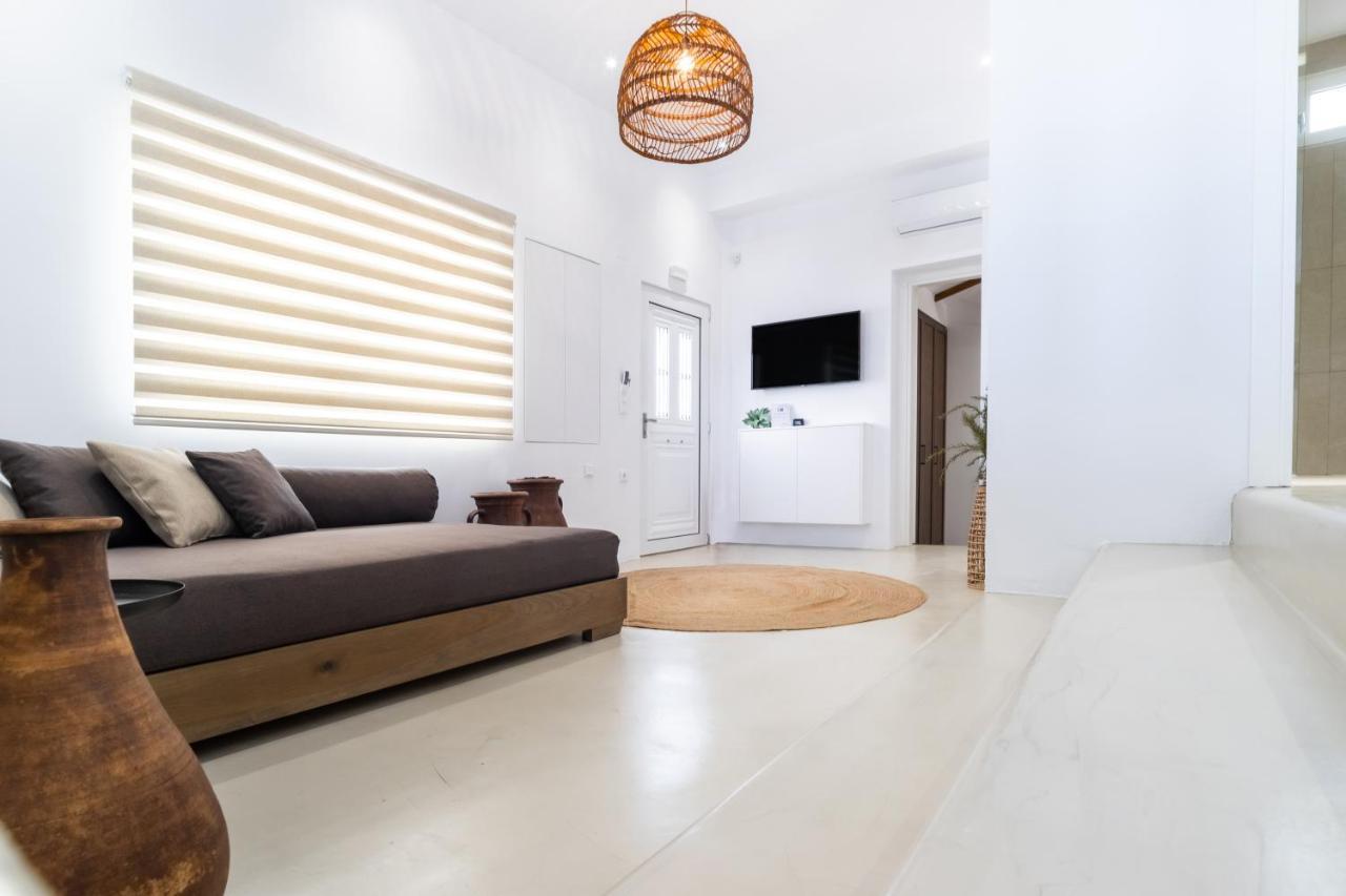 Wave, An Idyllic Seafront By Nirousuites Holiday home *