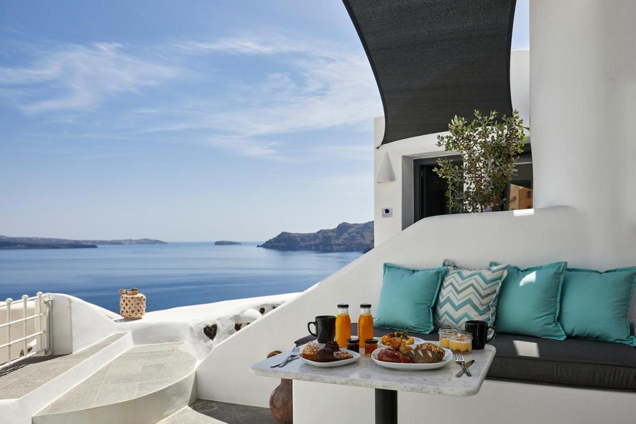 Blue Art Caves * Oia (Santorini)