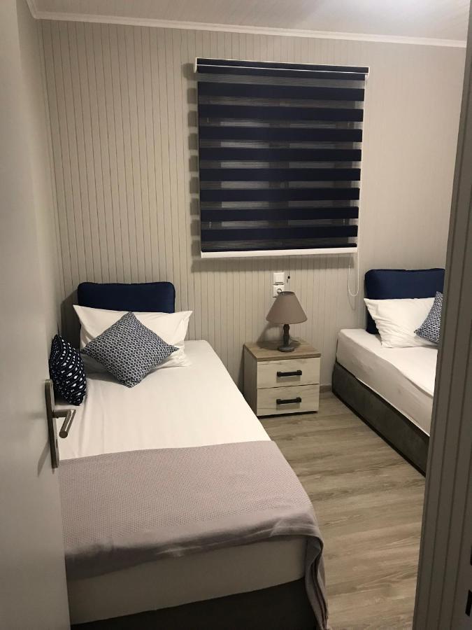 Holiday home Aster House