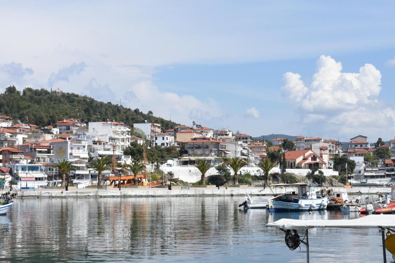 Tripotamos Chalkidiki * Neos Marmaras